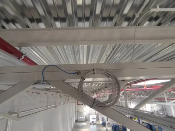 Kompleksowa infrastruktura IT i systemy bezpieczeństwa w centrum magazynowym